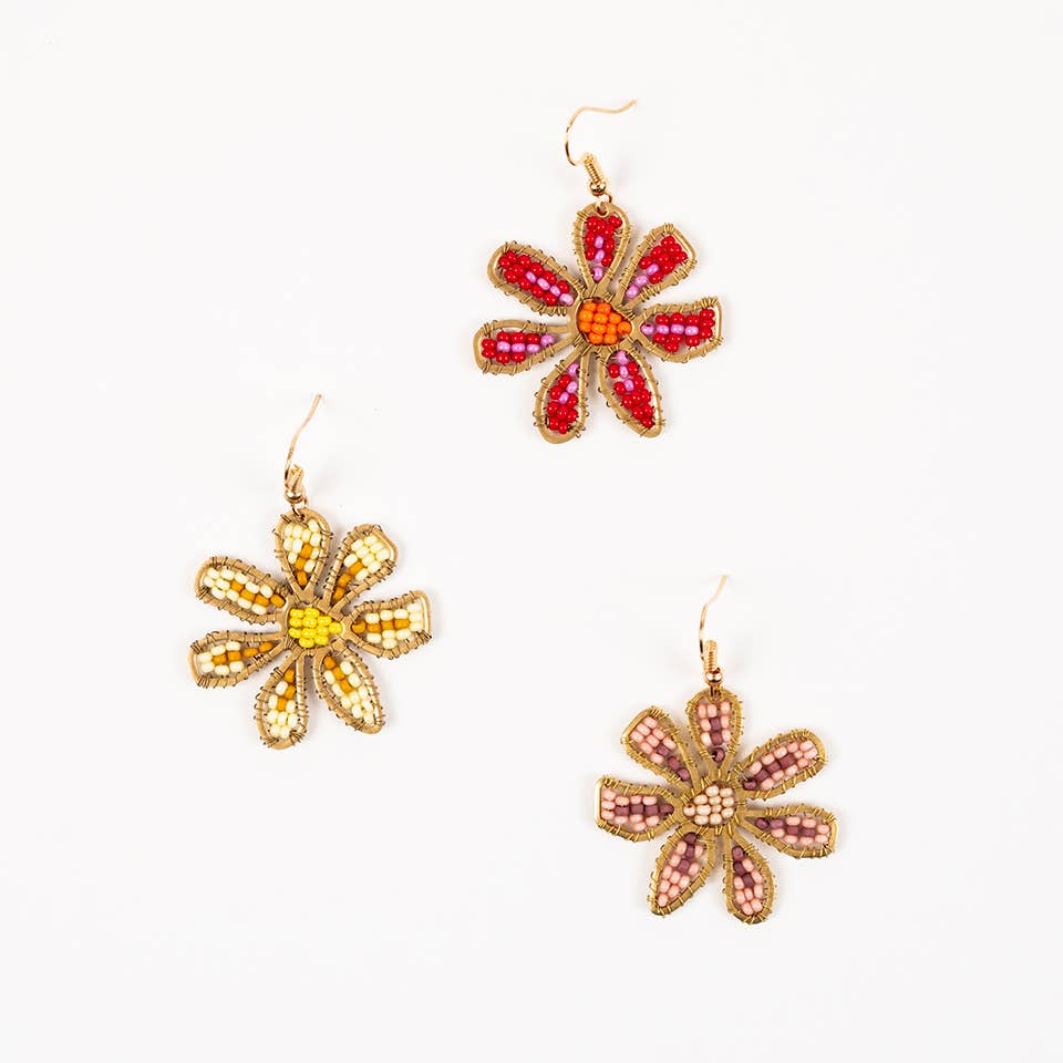 Beaded Daisy Earrings: Yellow