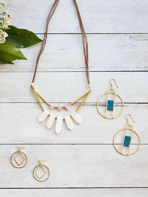Ishaana Necklace White