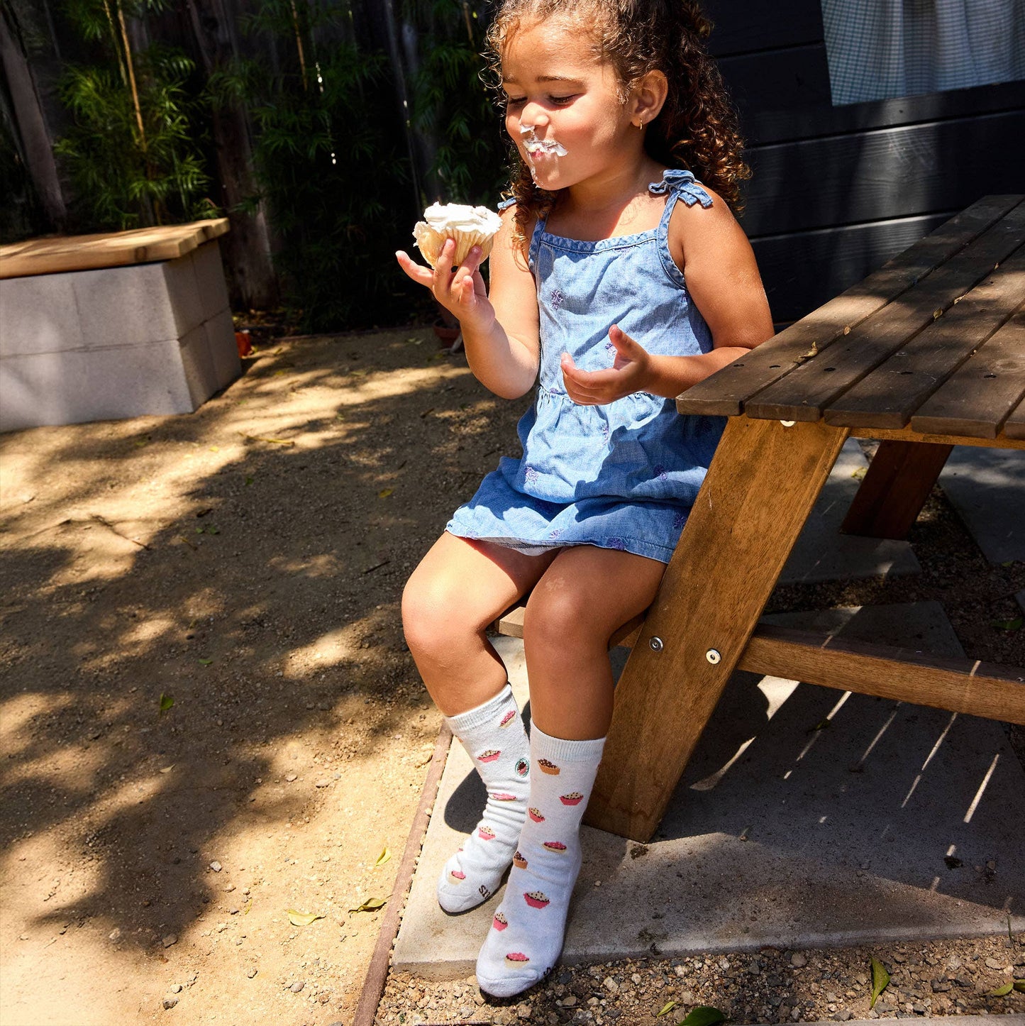Kids Socks that Provide Meals (Blue Cupcakes): Youth
