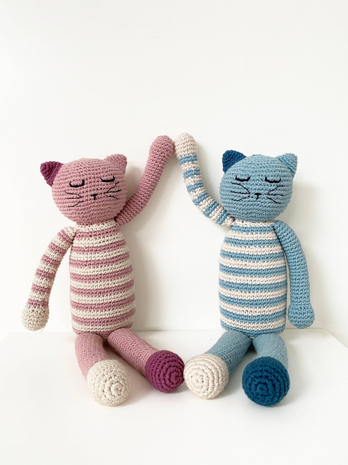 Plush Sleeping Kitten Rattle: Pink