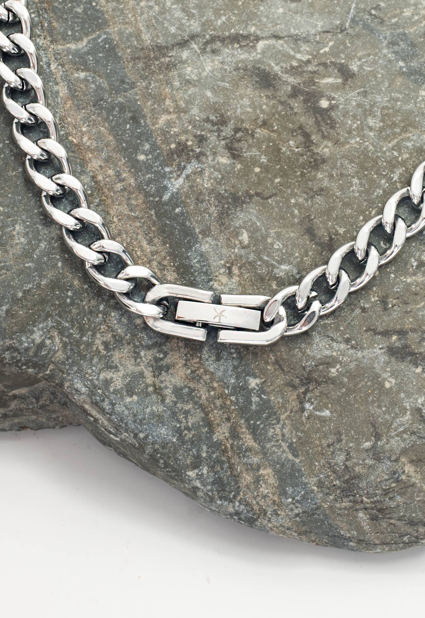 Linked Curb Chain in Stainless Steel
