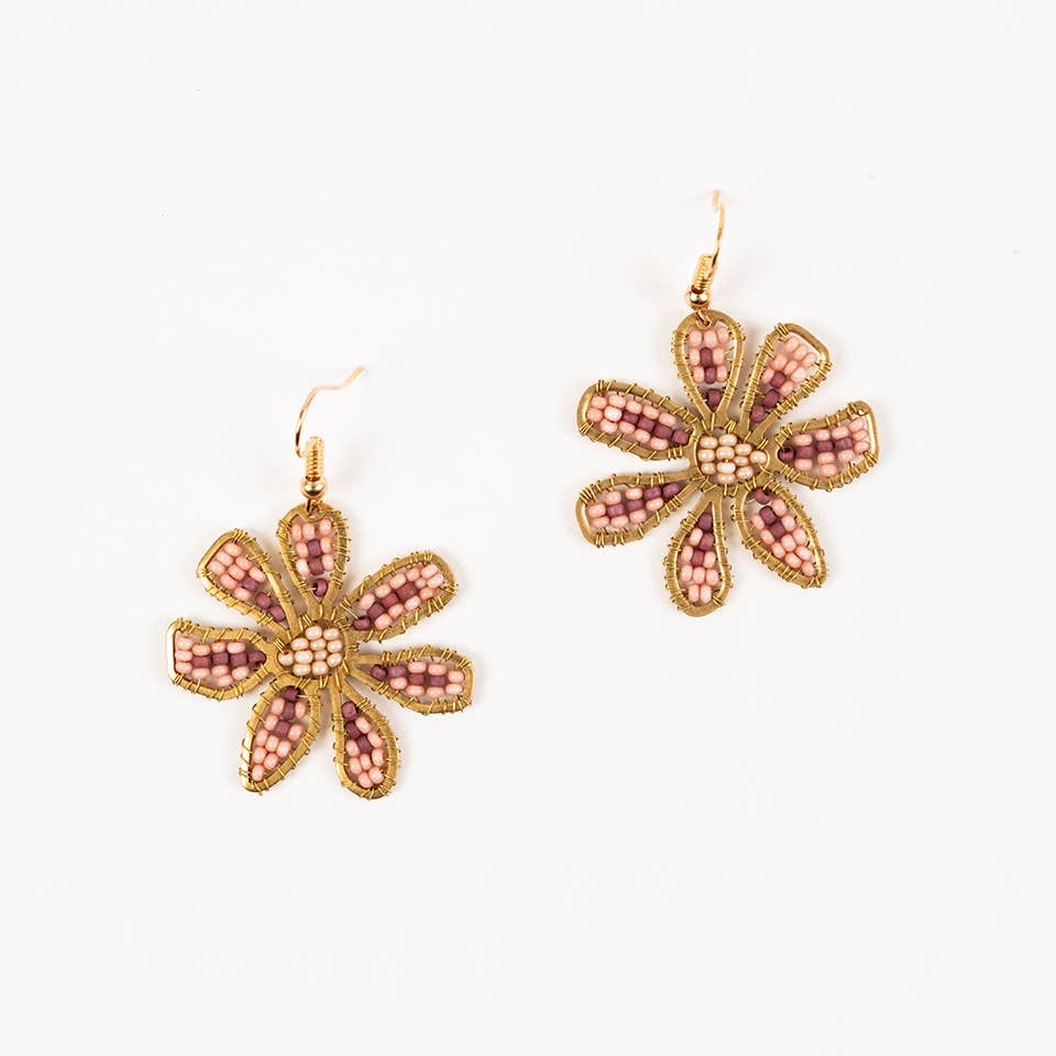 Beaded Daisy Earrings: Yellow